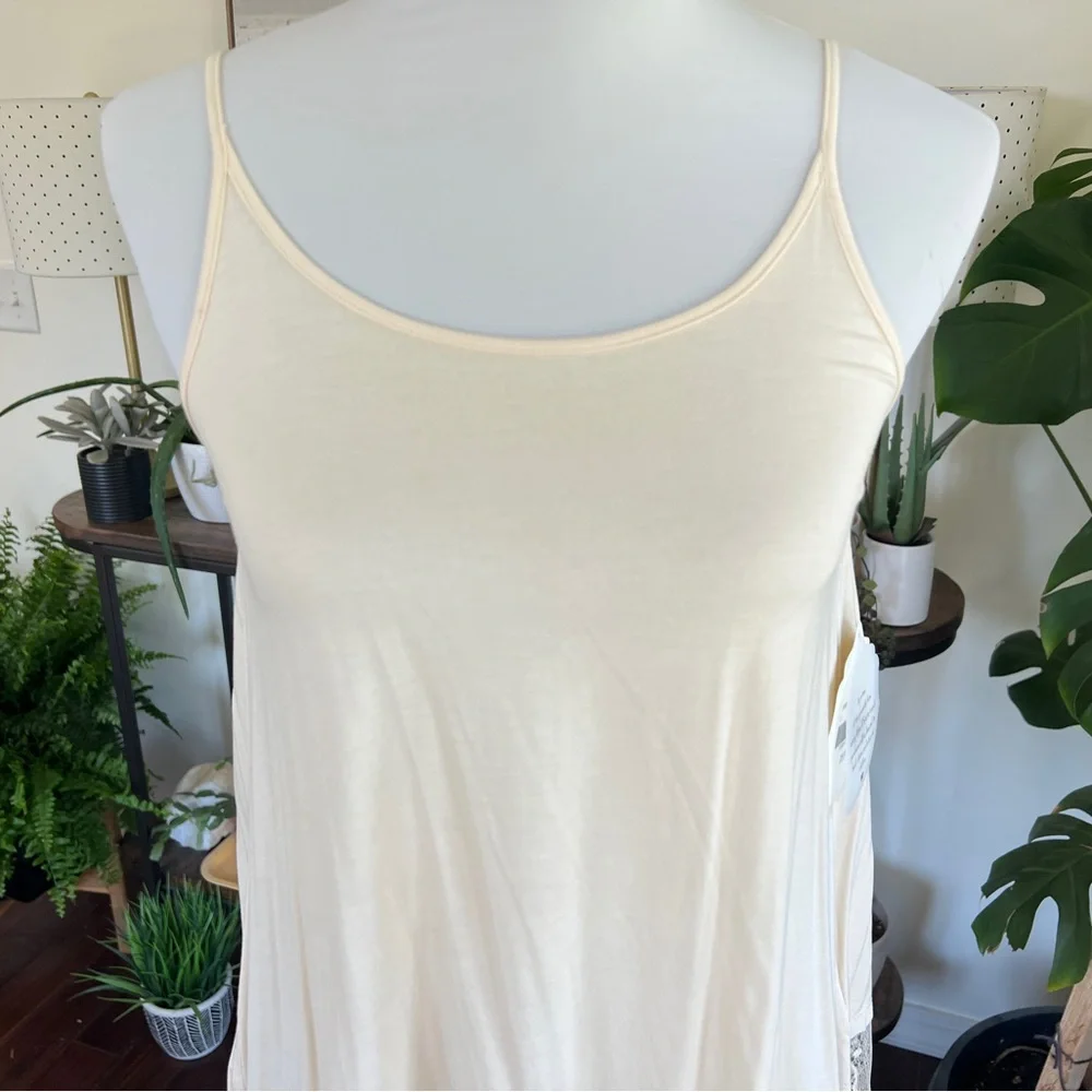 Altar’d State Elegant Cream Lace Trim Tank Top Shirt NWT - Picture 2 of 9